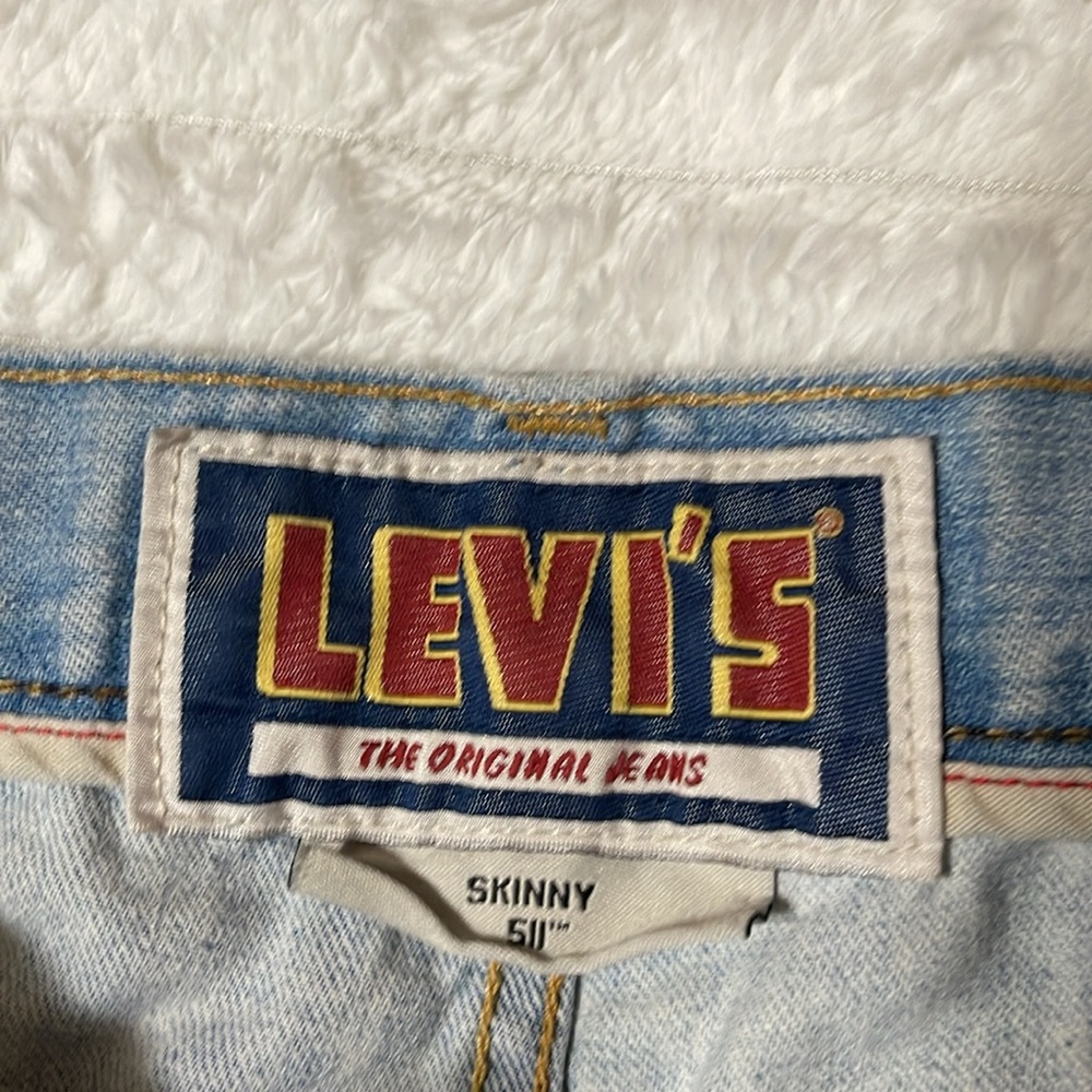 Levis 511 Vintage Shorts | Size 32 - Picture 8 of 13